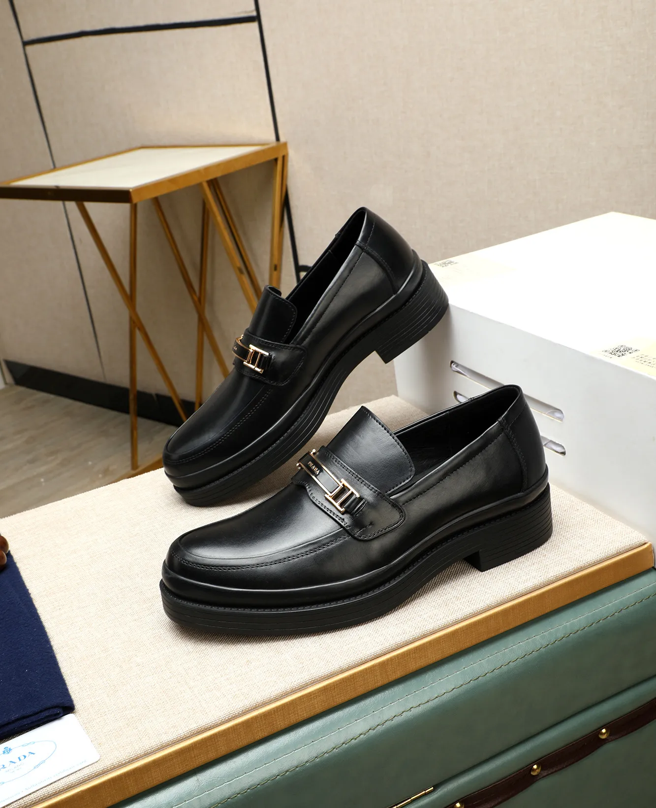 Men's men's shoes 💰540 (water-dyed cow leather) 📛📛PRADA high-end counter's latest formal business leather shoes 👔original and highest quality! Imported from Italy 🇮🇹 first-layer calfskin fabric ➕ cowhide lining Original outsole Formal size: 38➖44 (45 customized)
